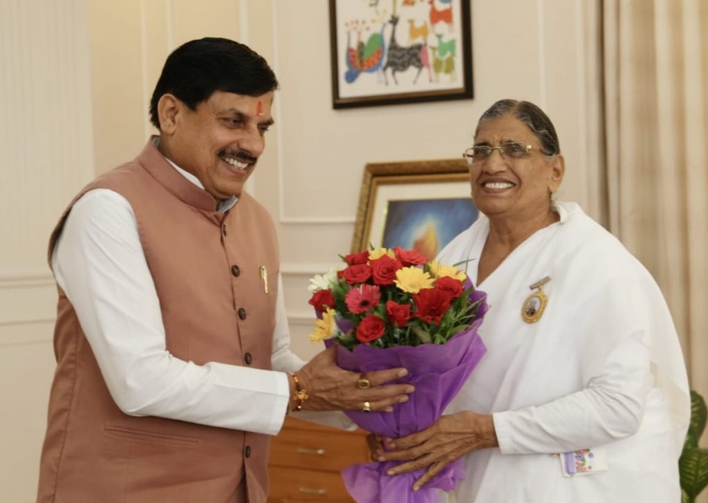 भोपाल: CM डॉ. मोहन यादव को ब्रह्माकुमारी बहनों ने बांधी राखी